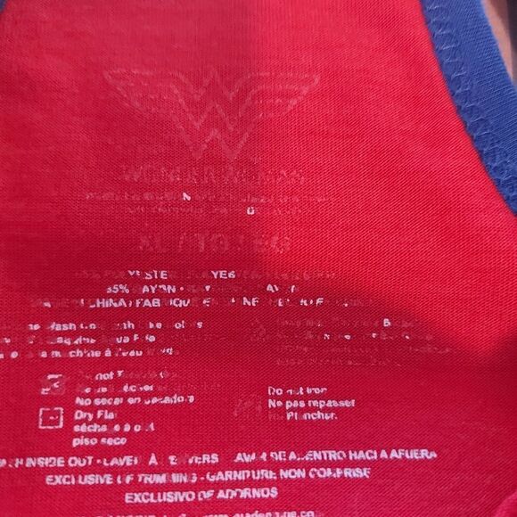 Women's wonder woman tank top size Xlarge - Picture 4 of 4